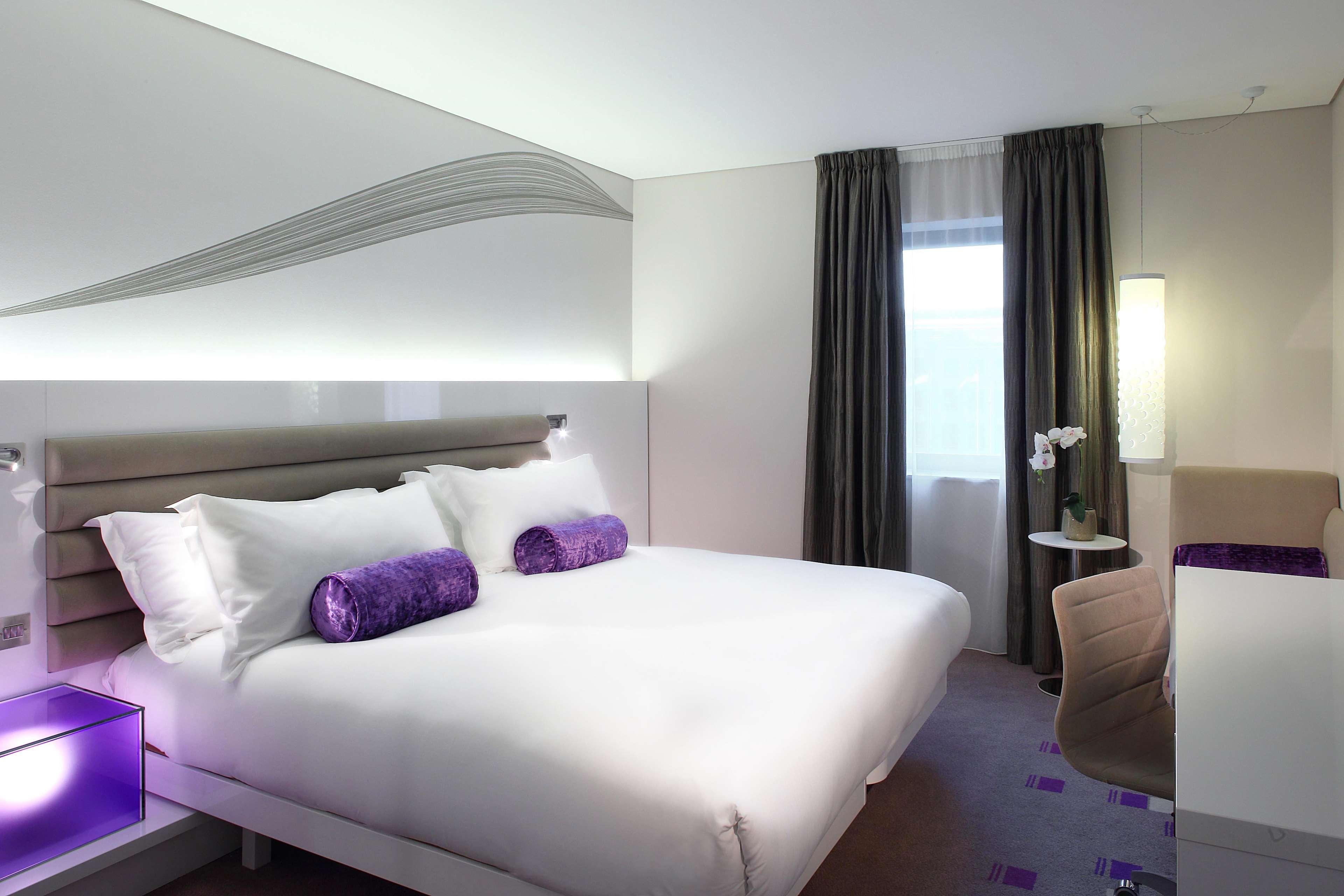 เดอะ มอริสัน ดับลิน เอ ดับเบิ้ลทรี บาย ฮิลตัน โฮเต็ล Hotel ภายนอก รูปภาพ A room at the hotel