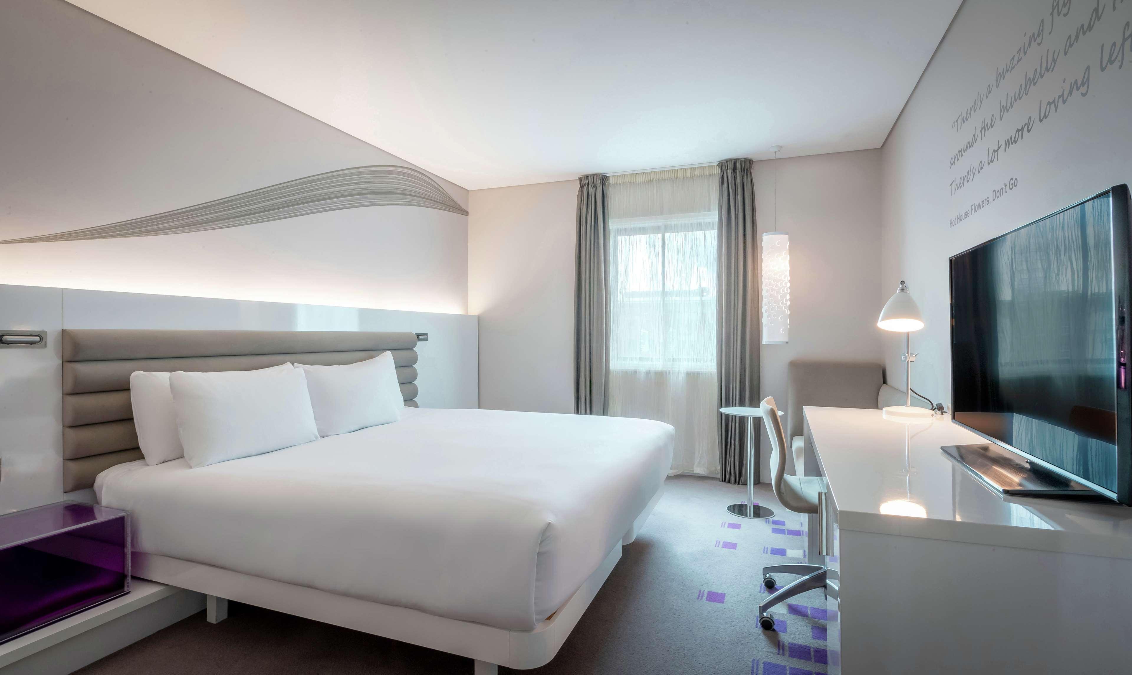เดอะ มอริสัน ดับลิน เอ ดับเบิ้ลทรี บาย ฮิลตัน โฮเต็ล Hotel ภายนอก รูปภาพ A room at the hotel