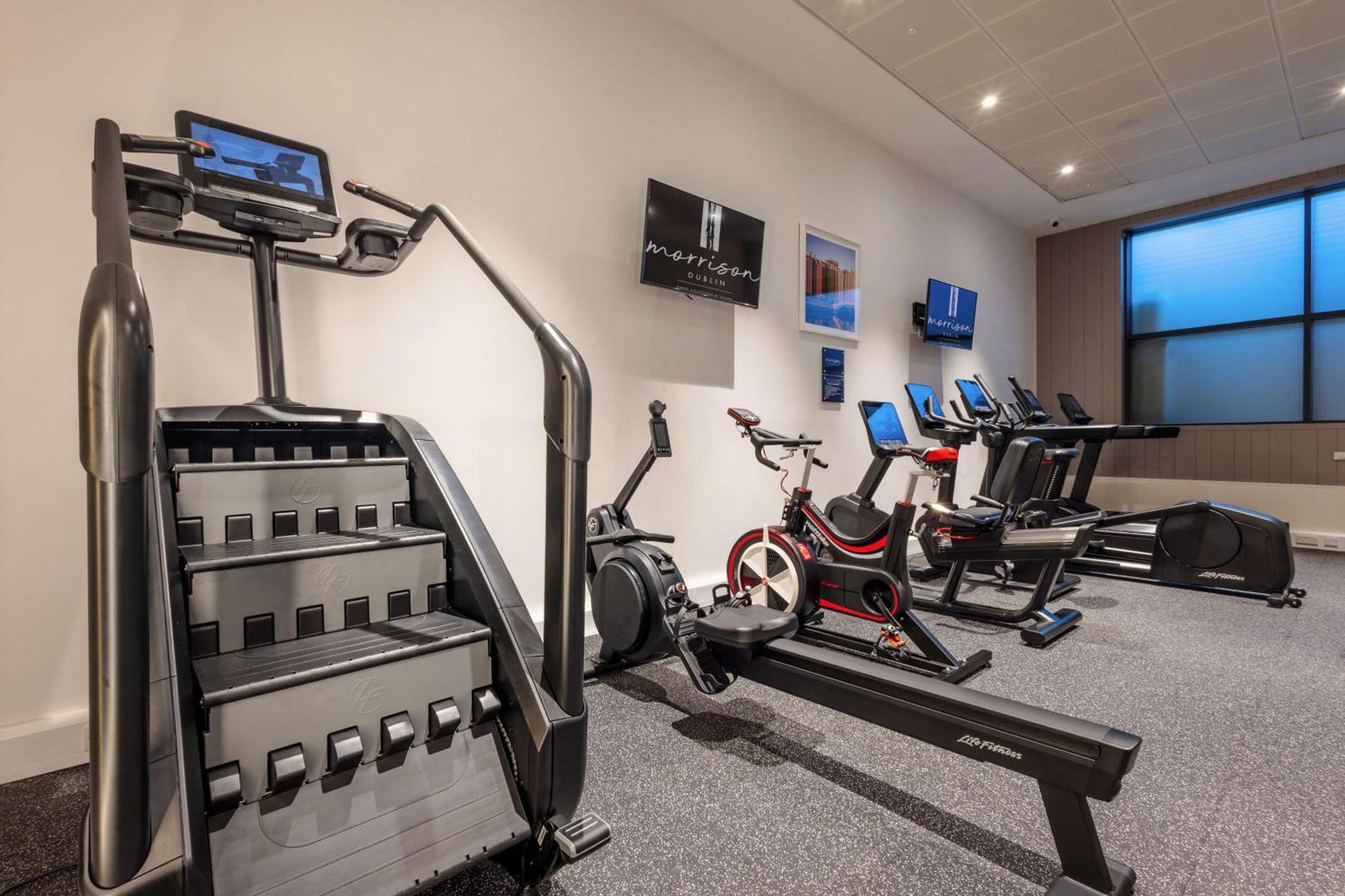 เดอะ มอริสัน ดับลิน เอ ดับเบิ้ลทรี บาย ฮิลตัน โฮเต็ล Hotel ภายนอก รูปภาพ The gym at the hotel