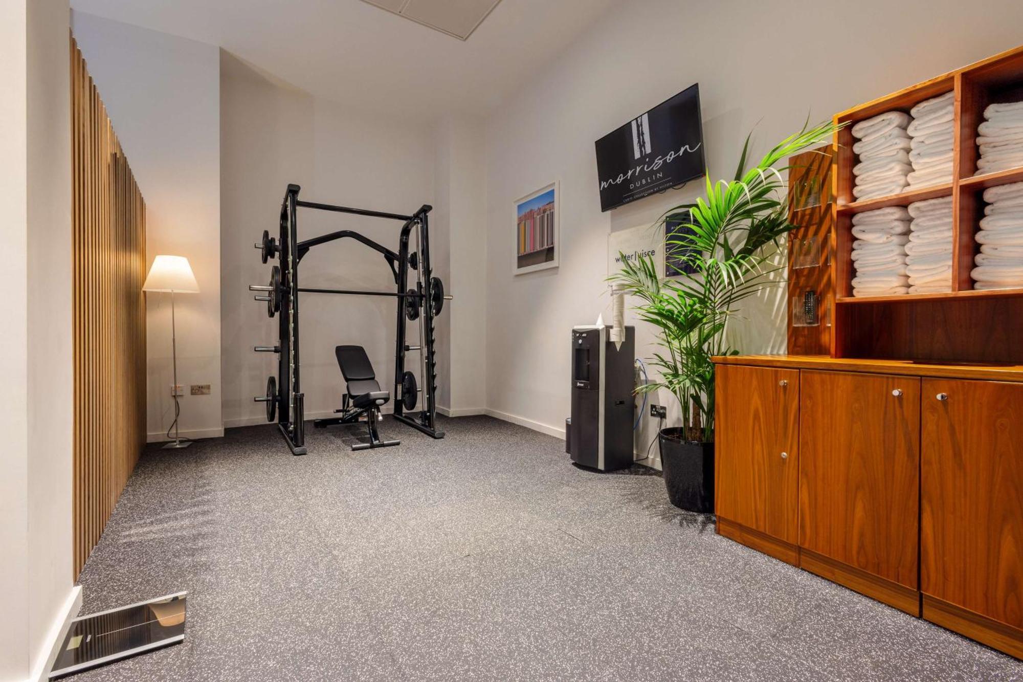 เดอะ มอริสัน ดับลิน เอ ดับเบิ้ลทรี บาย ฮิลตัน โฮเต็ล Hotel ภายนอก รูปภาพ A typical treatment room at a physiotherapy clinic